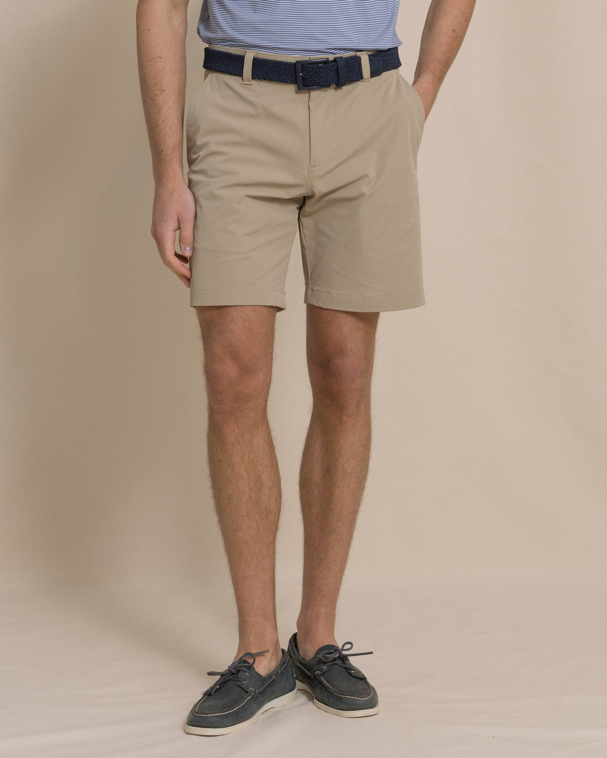 Birdie 8" Performance Short - Sandstone Khaki | Southern Tide Value