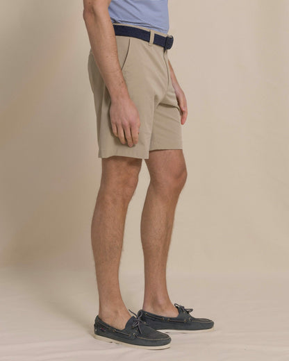 Birdie 8" Performance Short - Sandstone Khaki | Southern Tide Value