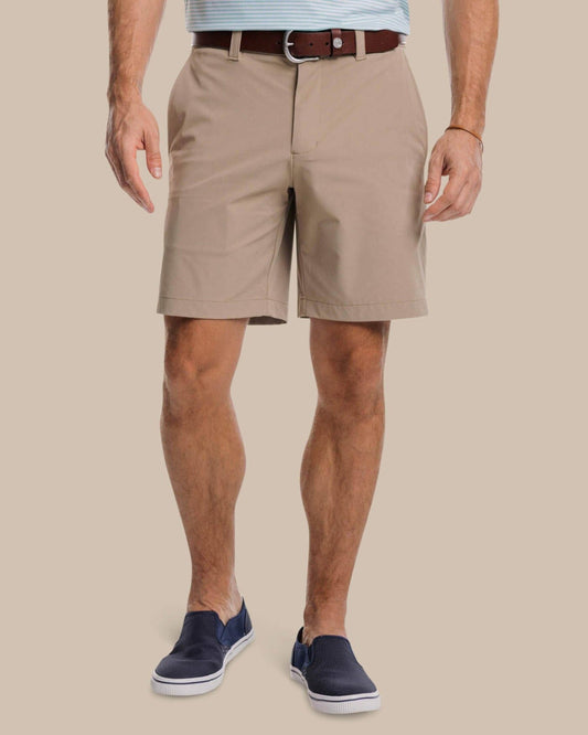 brrr°®-die 8 Inch Performance Golf Short - Khaki | Southern Tide New