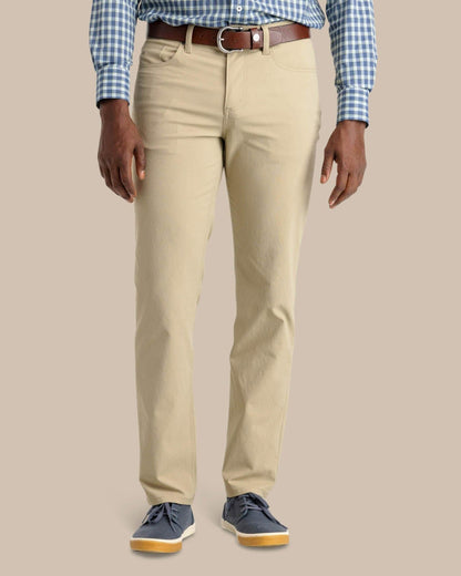 Performance Chino Pants in Khaki | Southern Tide Popular