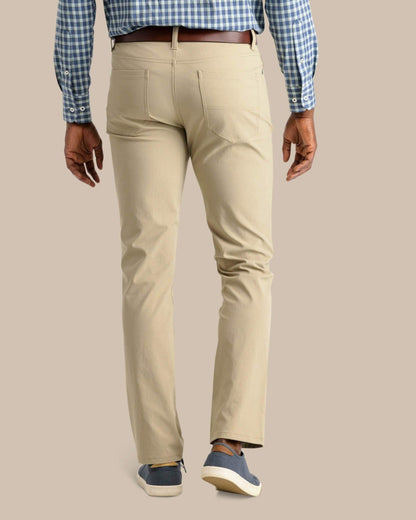 Performance Chino Pants in Khaki | Southern Tide Popular