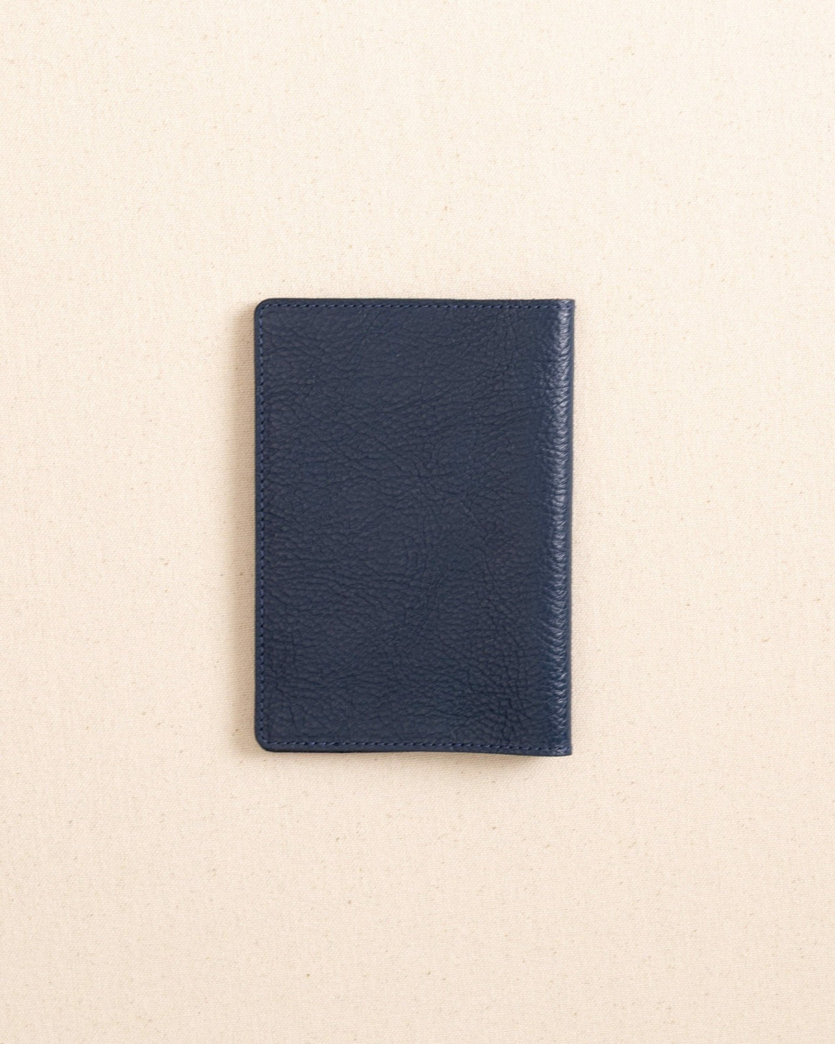 Il Bisonte Passport Case | Southern Tide Essential