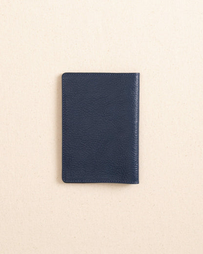 Il Bisonte Passport Case | Southern Tide Essential