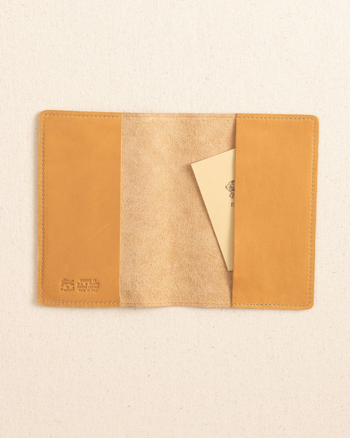 Il Bisonte Passport Case | Southern Tide Essential