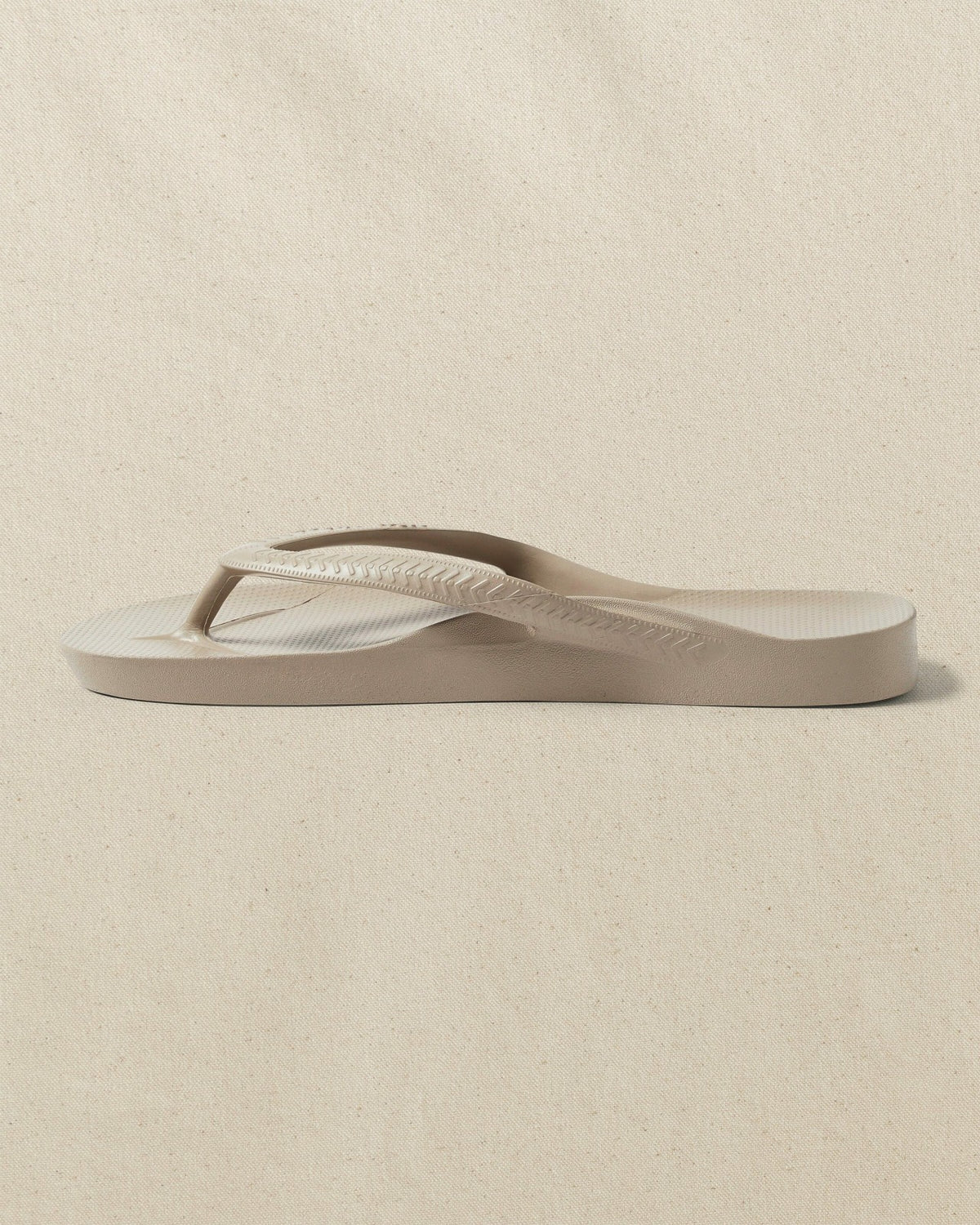 Archies Taupe Arch Support Flip Flop | Southern Tide New