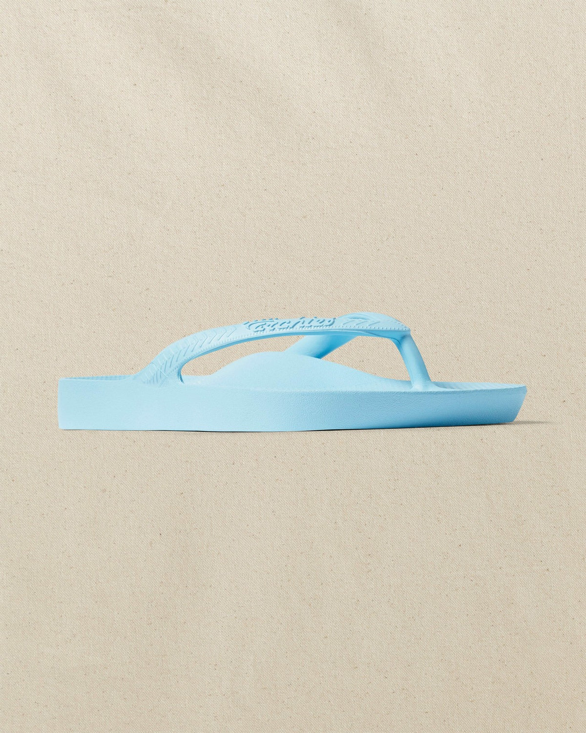 Archies Sky Blue Arch Support Flip Flop | Southern Tide Latest