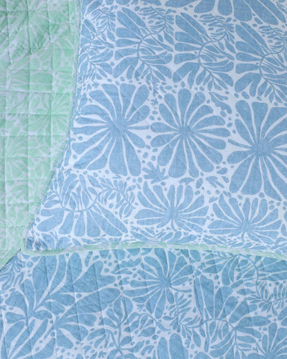 Eldora Reversible Quilt | Southern Tide Essential