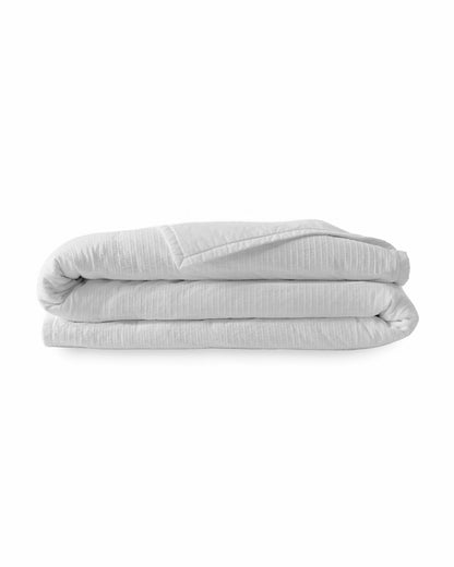 Ocean Isle White Quilt | Southern Tide Recommended